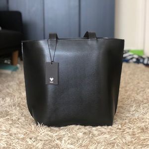 KIKO NWT - genuine leather black tote